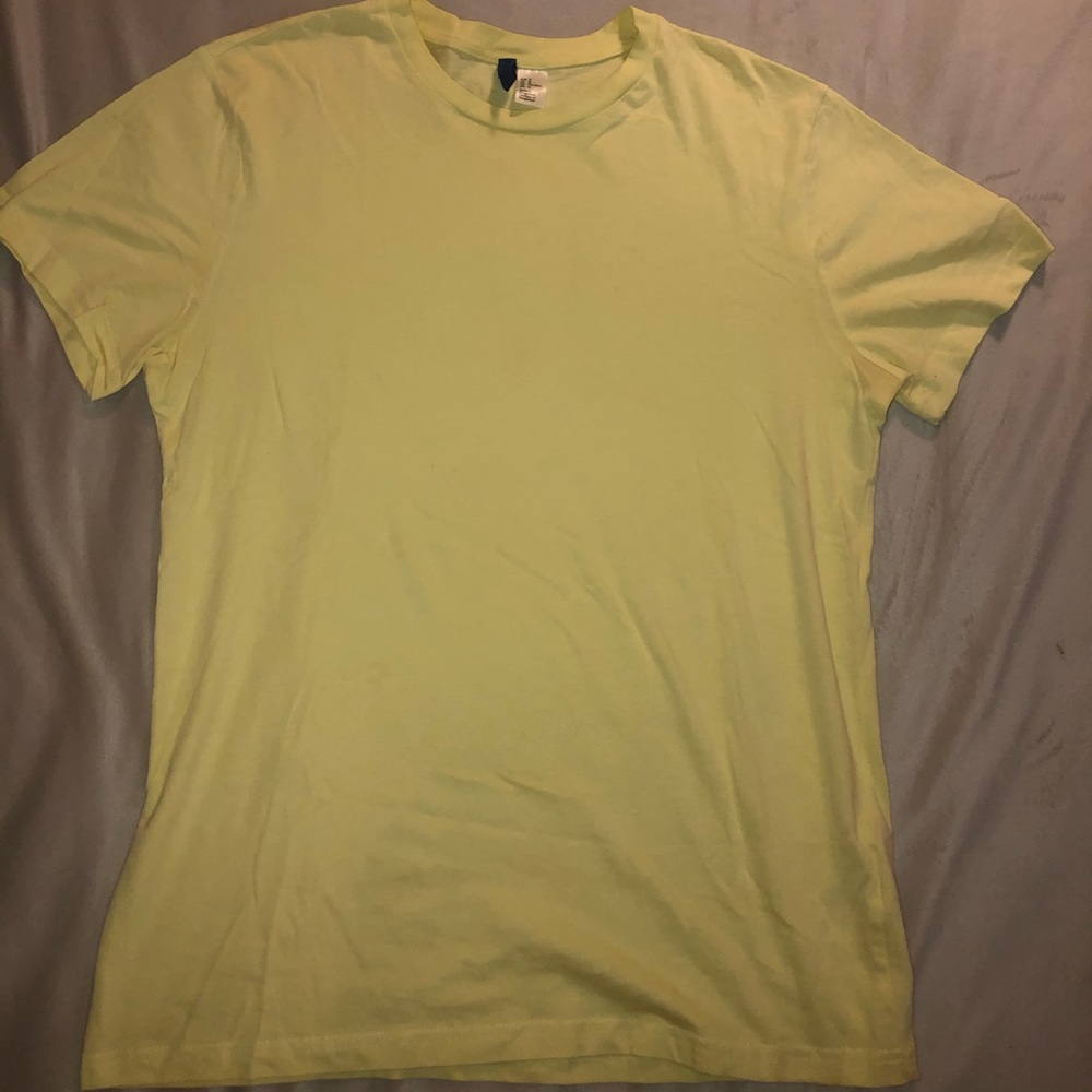Light yellow tee